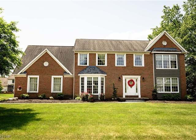 Property at 6750 Thornbriar St NW, Canton, OH 44718, 4 beds, 2.5 baths