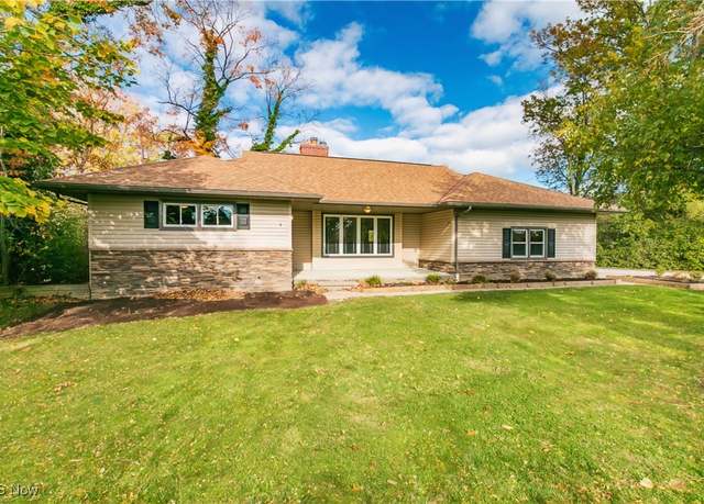 Property at 31021 Lake Shore Blvd, Willowick, OH 44095, 3 beds, 2.5 baths
