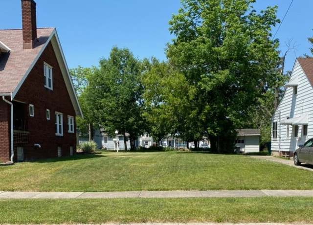 Property at 5250 Thomas, Maple Heights, OH 44137, 3 beds, 2.5 baths