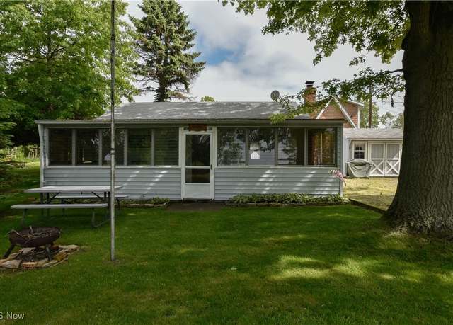Property at 5813 E Gordon Shore Dr, Port Clinton, OH 43452, 2 beds, 1 bath