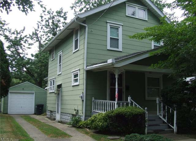 Property at 2218 SW 17th St, Akron, OH 44314, 3 beds, 1 bath