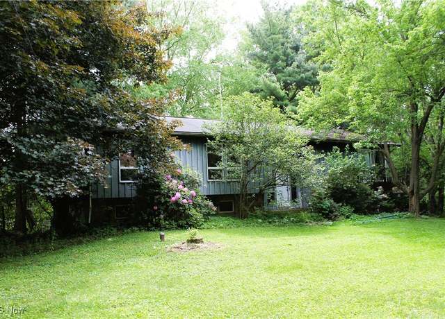 Property at 635 N Hametown Rd, Akron, OH 44333, 6 beds, 3 baths