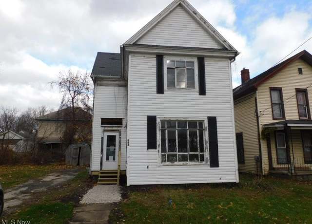 Property at 688 Main St, Conneaut, OH 44030, 4 beds, 1 bath