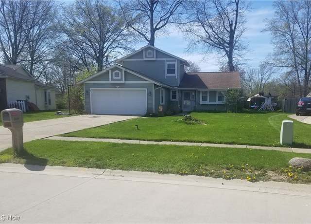 Property at 6408 Fiesta Ct, Lorain, OH 44053, 3 beds, 2.5 baths