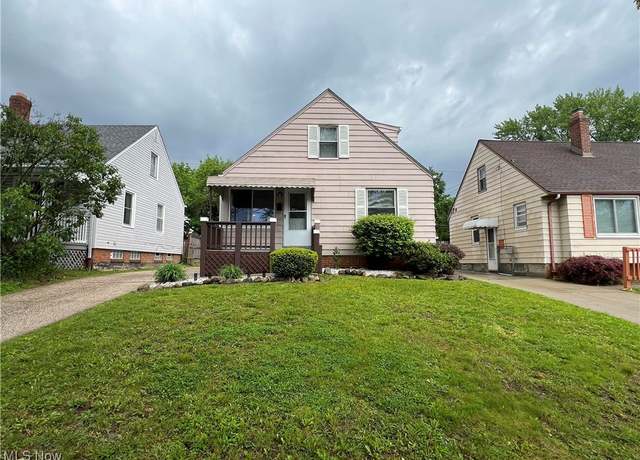 Property at 13303 Oak Park Blvd, Garfield Heights, OH 44125, 3 beds, 1 bath
