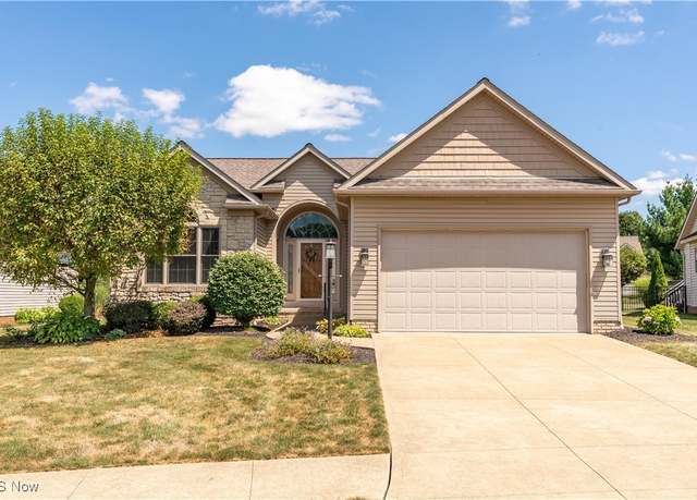 Property at 2984 Villa Glen Cir NW, Canton, OH 44708, 3 beds, 2 baths
