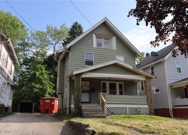 Property at 924 Work Dr, Akron, OH 44320, 4 beds, 1 bath