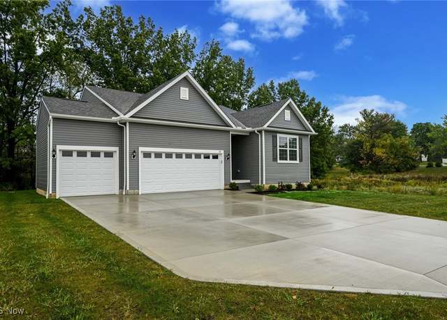 Property at 132 Country Meadow Ln, Wadsworth, OH 44281, 3 beds, 2 baths