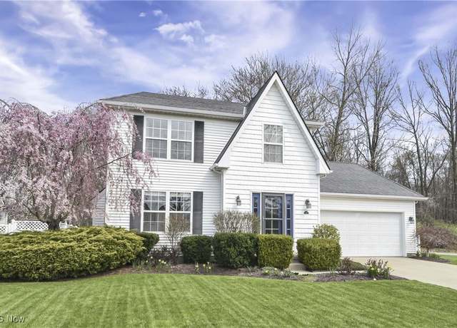 Property at 471 Elm St, Sheffield Lake, OH 44054, 3 beds, 2.5 baths