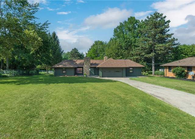 Property at 433 Chestnut Rd, Seven Hills, OH 44131, 4 beds, 3 baths