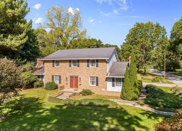 Property at 363 Rose Lane St SW, North Canton, OH 44720, 5 beds, 3 baths