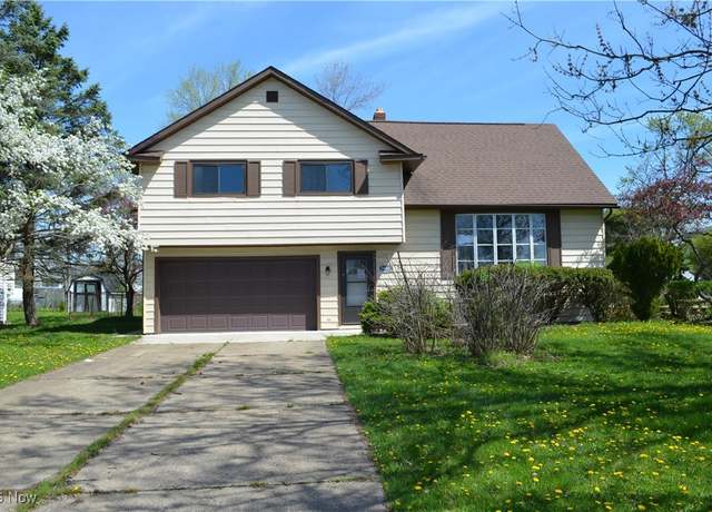 Property at 24441 Robinia Dr, Bedford Heights, OH 44146, 4 beds, 2 baths