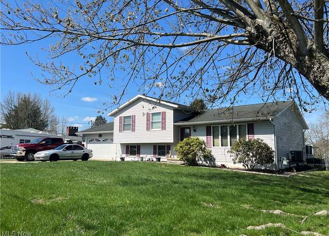 Property at 67094 Joella Dr, St. Clairsville, OH 43950, 4 beds, 3 baths