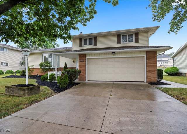 Property at 5632 Pinnacle Park Dr, Seven Hills, OH 44131, 3 beds, 1.5 baths