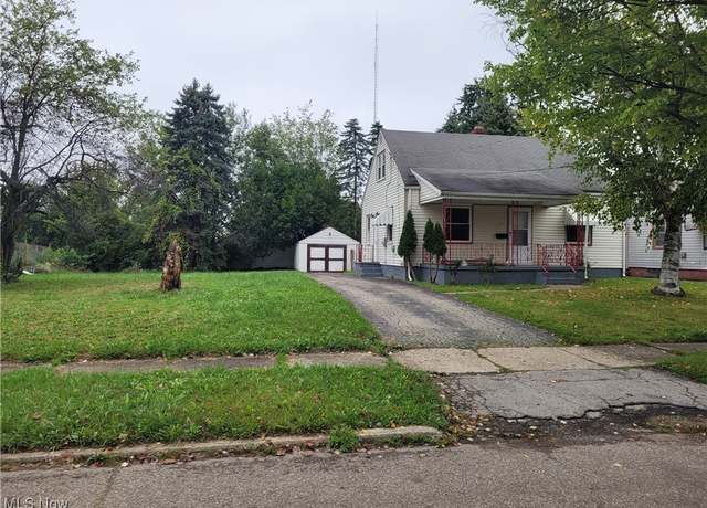 Property at 732 Wilbur Ave, Youngstown, OH 44502, 3 beds, 1 bath