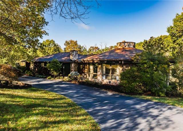 Property at 72 W Wildwood Dr, Parkersburg, WV 26101, 4 beds, 3.5 baths