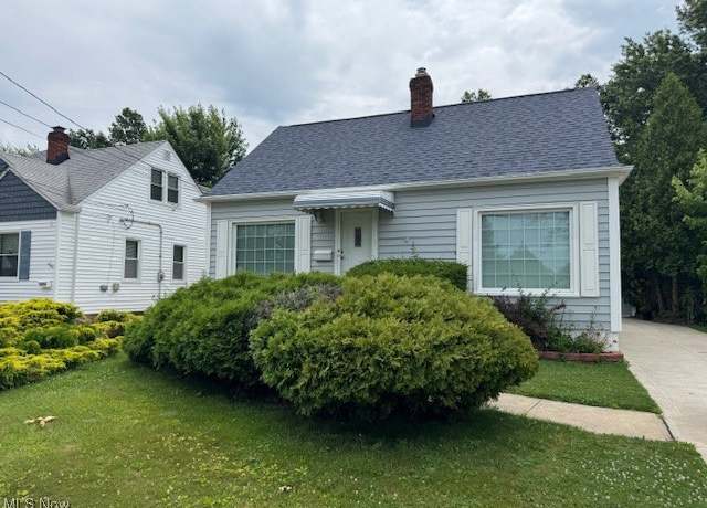 Property at 32704 Willowick Dr, Willowick, OH 44095, 3 beds, 1.5 baths