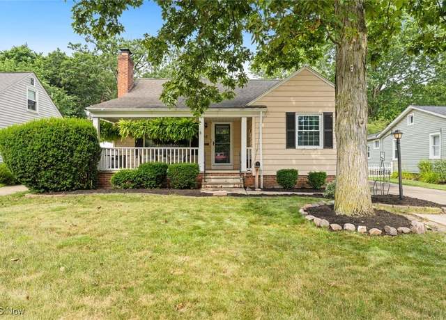 Property at 550 Parkside Dr, Bay Village, OH 44140, 3 beds, 2 baths