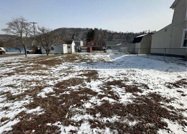 Property at 3608 Lincoln Ave, Shadyside, OH 43947