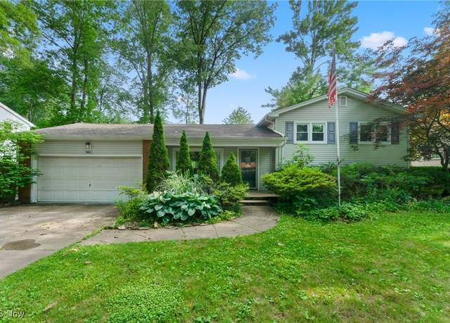 Property at 4295 Maureen Dr, Youngstown, OH 44511, 3 beds, 1.5 baths