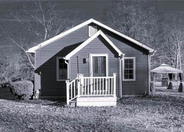 Property at 455 E Florida Ave, Sebring, OH 44672, 2 beds, 1 bath
