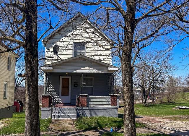 Property at 3129 Dearborn St, Youngstown, OH 44510, 2 beds, 1.5 baths