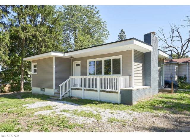 Property at 905 National Ave, Akron, OH 44314, 3 beds, 1 bath