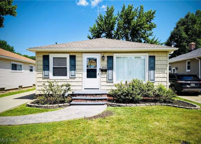 Property at 2710 Center Dr, Parma, OH 44134, 3 beds, 2 baths