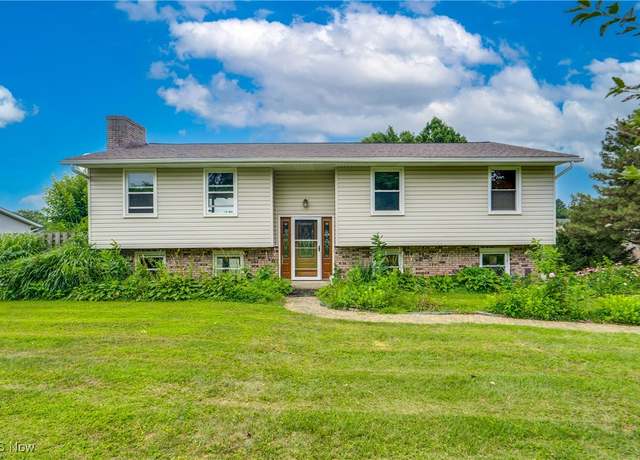 Property at 7660 Cranford St NW, Massillon, OH 44646, 3 beds, 2 baths