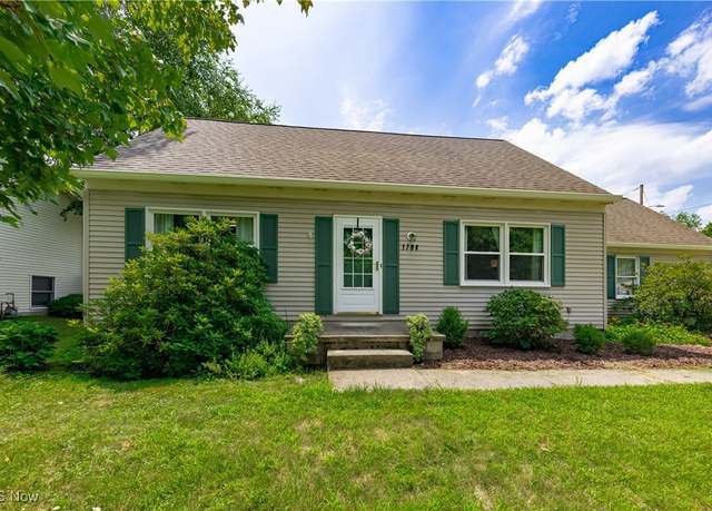 Property at 1704 Northmoreland Blvd, Cuyahoga Falls, OH 44221, 4 beds, 2 baths