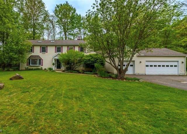 Property at 29750 N Hilltop Rd, Chagrin Falls, OH 44022, 5 beds, 3 baths
