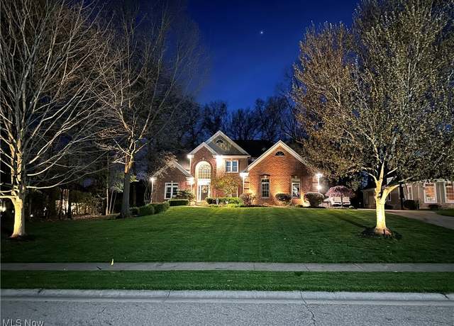 Property at 8041 Clifton Court Cir NW, Massillon, OH 44646, 5 beds, 4.5 baths