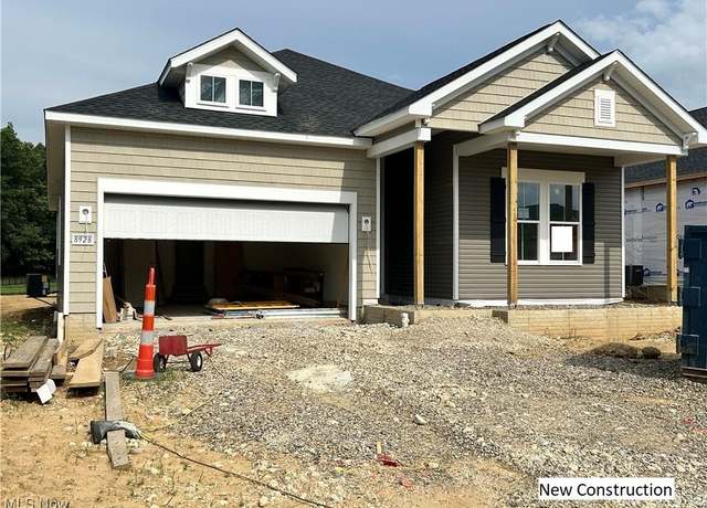 Property at 8928 Camden Rd NW, Massillon, OH 44646, 3 beds, 2 baths