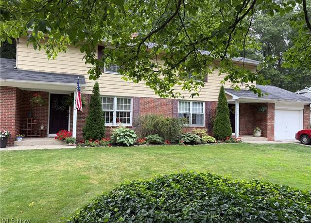 Property at 4214-4218 Woodpark Dr, Stow, OH 44224, 4 beds, 3 baths