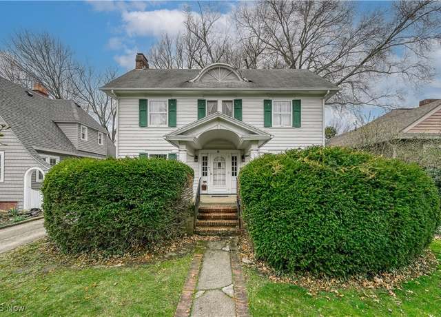 Property at 74 Castle Blvd, Akron, OH 44313, 3 beds, 1.5 baths