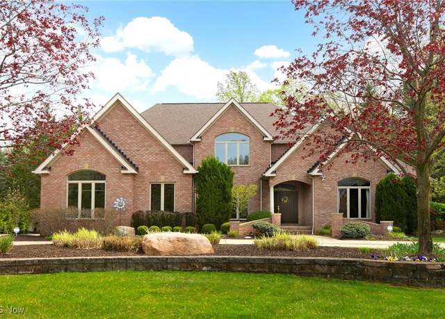 Property at 4558 Hunting Valley Ln, Brecksville, OH 44141, 5 beds, 4.5 baths
