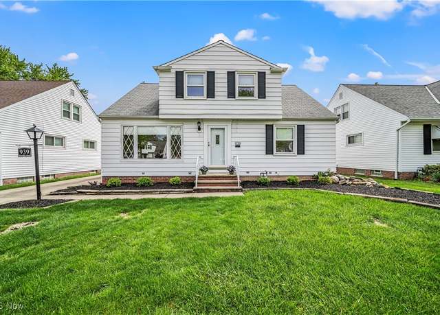 Property at 939 Bryn Mawr Ave, Wickliffe, OH 44092, 4 beds, 1.5 baths