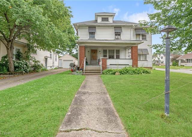 Property at 1105 Kendal Ave NE, Massillon, OH 44646, 5 beds, 3 baths
