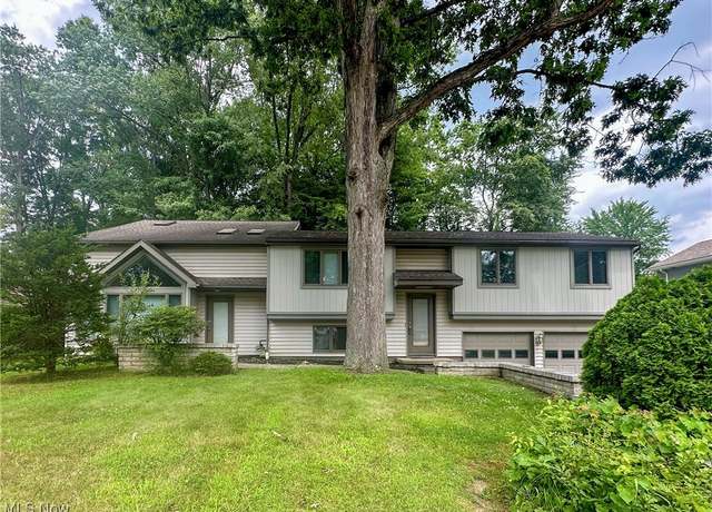 Property at 7697 Micawber Rd NE, Warren, OH 44484, 5 beds, 3.5 baths