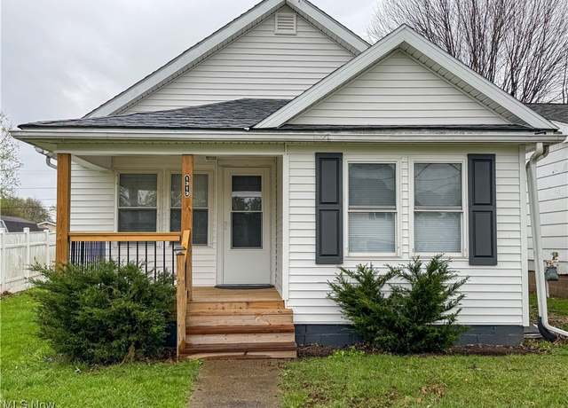 Property at 1313 12th St, Vienna, WV 26105, 3 beds, 2 baths