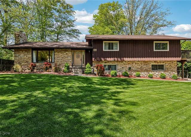 Property at 310 Fawnwood Dr, Tallmadge, OH 44278, 4 beds, 3.5 baths