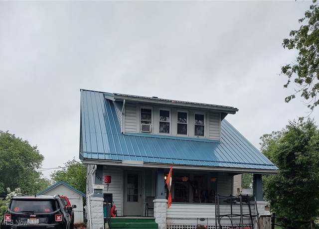 Property at 1028 Kenilworth Ave, Coshocton, OH 43812, 3 beds, 1 bath