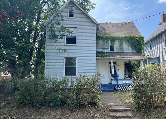 Property at 1529 Stark Ave SW, Canton, OH 44706, 3 beds, 1 bath
