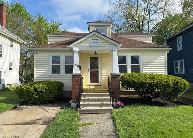 Property at 131 Blake St, Elyria, OH 44035, 3 beds, 1 bath