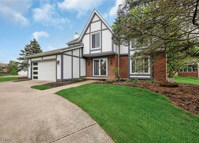 Property at 20055 Wildwood Ln, Strongsville, OH 44149, 4 beds, 2.5 baths
