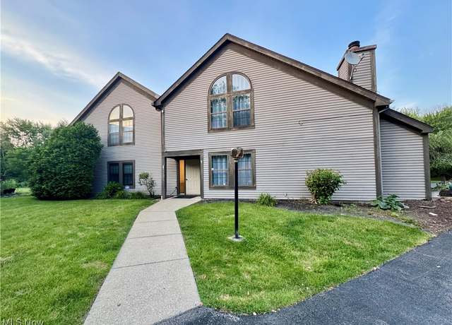 Property at 3871 Northwoods Ct NE, Warren, OH 44483, 2 beds, 2 baths
