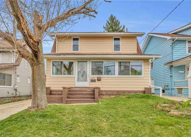Property at 647 Oxford Ave, Akron, OH 44310, 3 beds, 2 baths