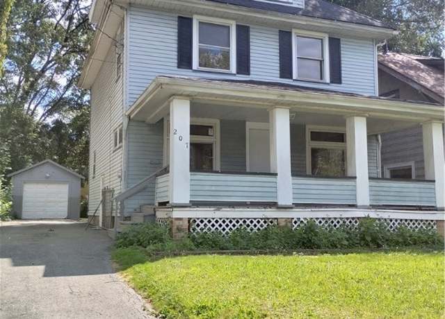 Property at 207 E Lucius Ave, Youngstown, OH 44507, 5 beds, 1 bath
