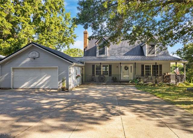 Property at 2071 Hartville Rd, Mogadore, OH 44260, 4 beds, 2.5 baths