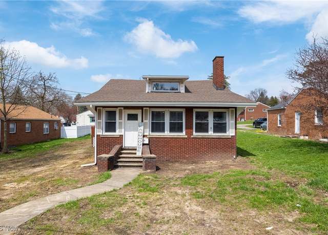 Property at 2511 Tuscarawas St E, Canton, OH 44707, 3 beds, 1 bath